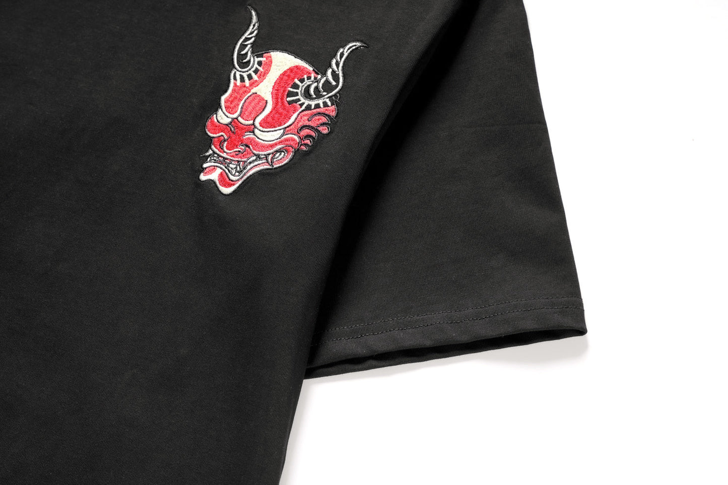 KH772 Red Demon besticktes T-Shirt