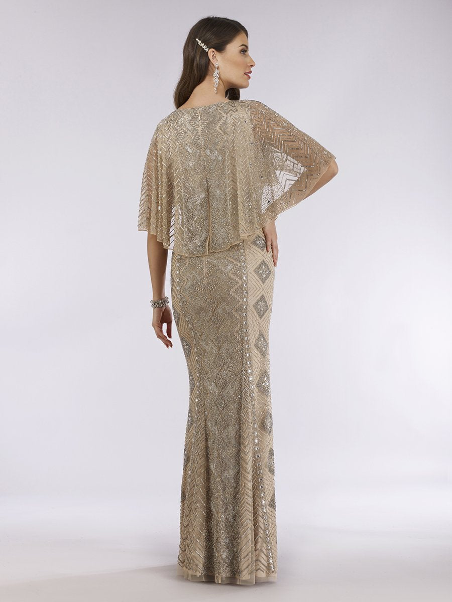 Lara 29397 - Robe longue ornée de perles, encolure en V et manches cape - OUTLET