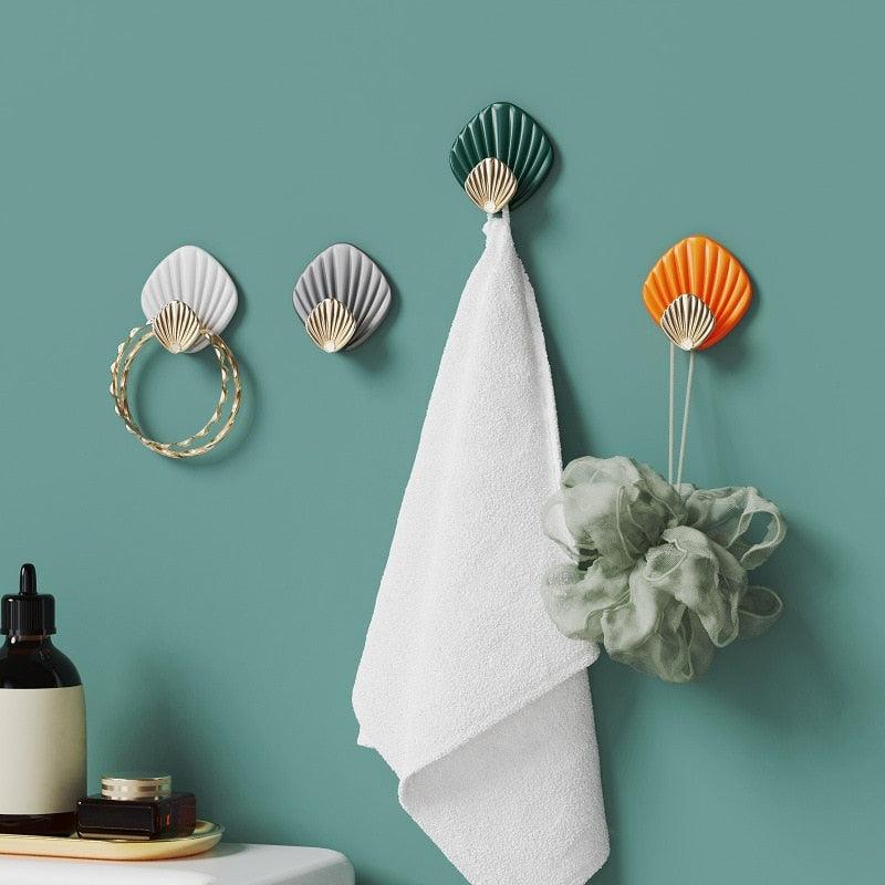 4pcs Creative Shell Shape Wall Hanging Hook Punch-free Strong Adhesive Hook Bathroom Kitchen Wall-mounted Seamless Sticky Hook Shell Hook Non-Punching Strong Adhesive Adhesive Hook Bearing Door Behind Wall Bathroom Kitchen Key Holder