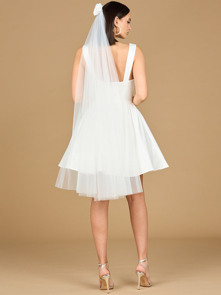Brautkleid, kurz, V-Ausschnitt, A-Linie, mit Schleier