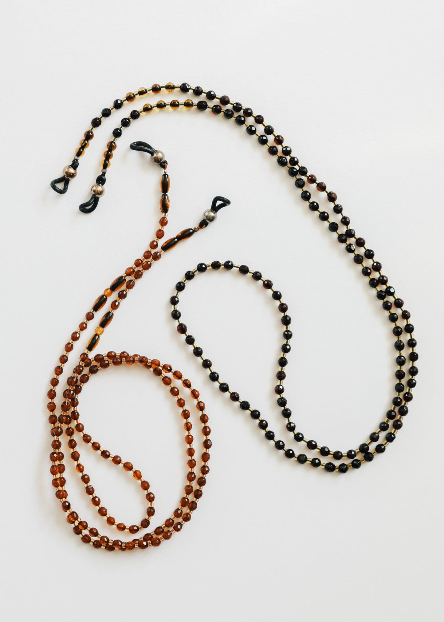 Bernstein + Edelstein von der Ostsee || Brillenband aus Perlen – Natur-Schwarz