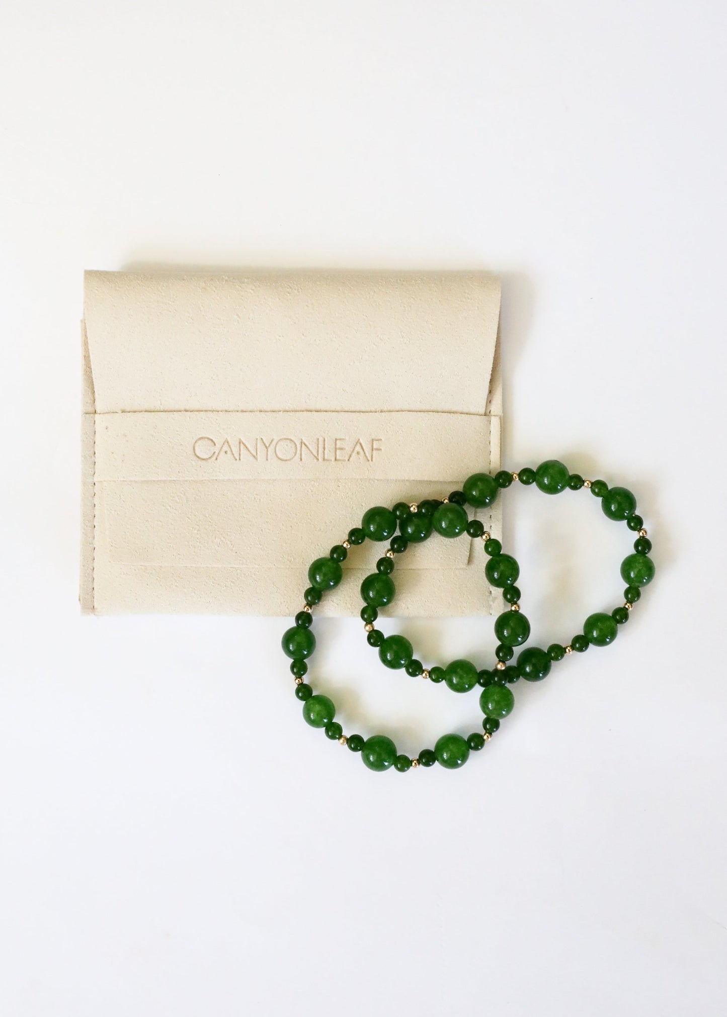 Grüner Jade + 14 Karat Gold Filled || Stretch-Armband