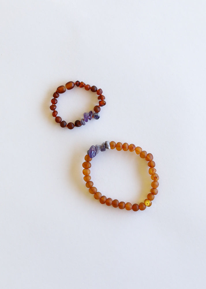 Naturbelassener Kognak-Bernstein + roher Amethyst || Armband-Set
