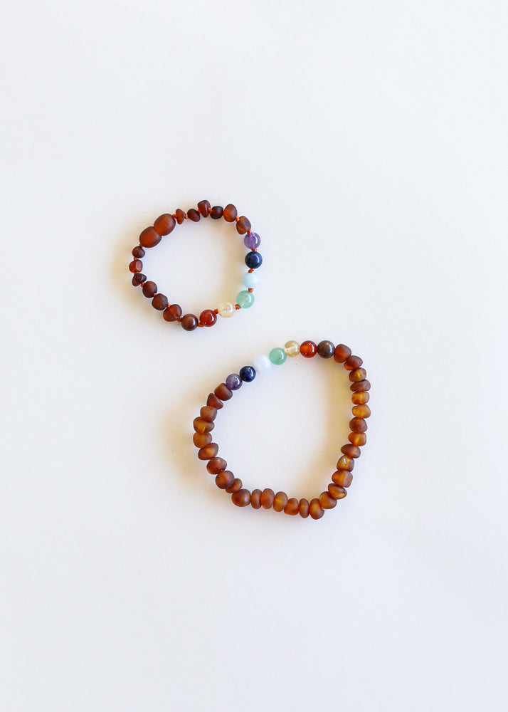 Armband-Set aus rohem Cognac-Bernstein und CHAKRA-Kristallen