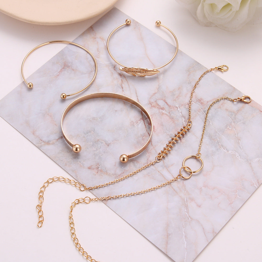 Luxury Modern Gold Crystal Elegant Woman and Lady Brecelets in Sets of 5Pcs/sett for Women Punk Boho Beach Bangle Jewelry Gift
