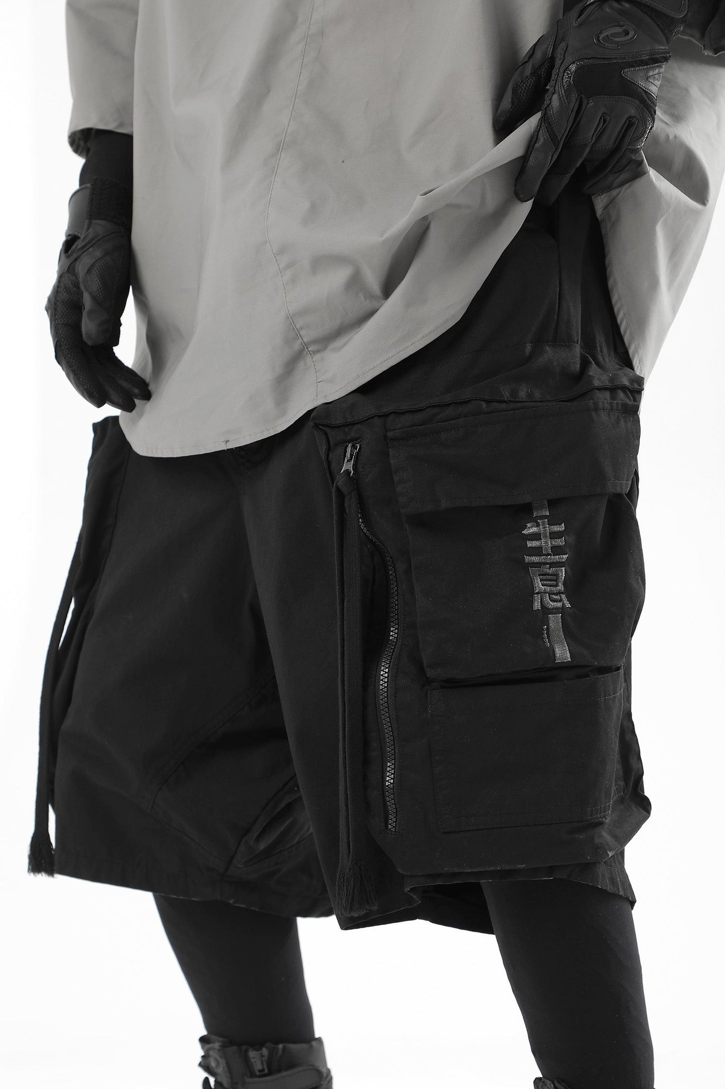 Shorts Nemesis JX « Sérieux en Affaires »
