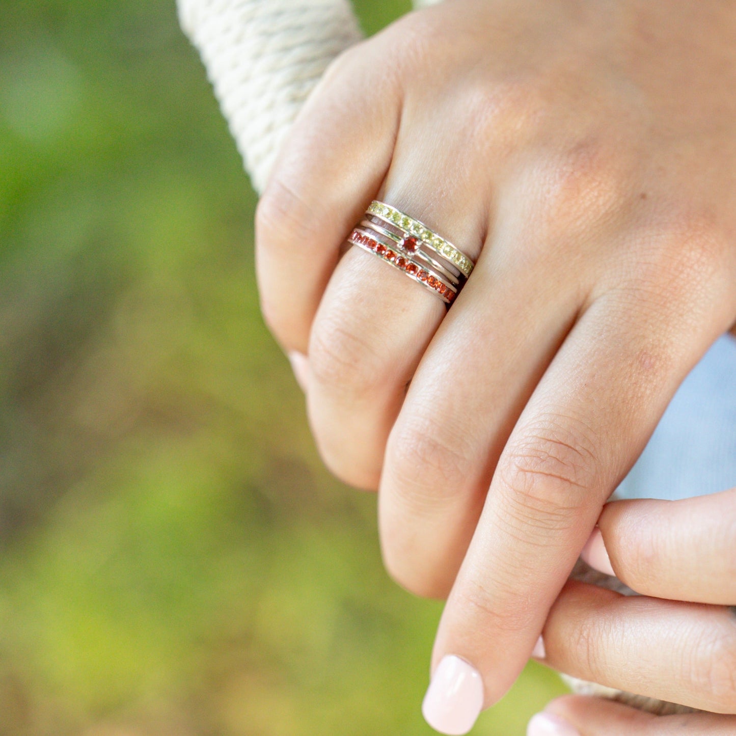 Granat-Eternity-Ring in Silber – Perfekt für den Valentinstag!