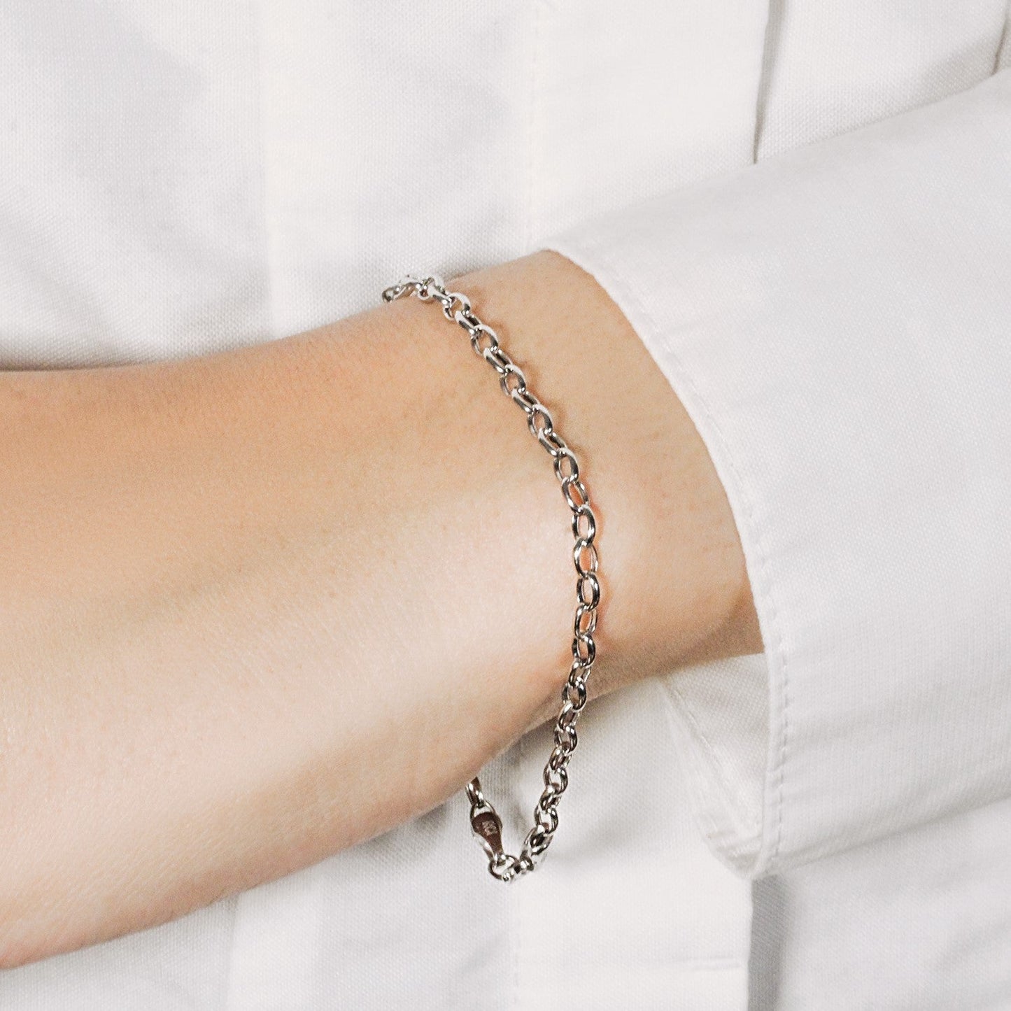 Armband aus 14 Karat Weißgold, Oval Rolo (3,20 mm)
