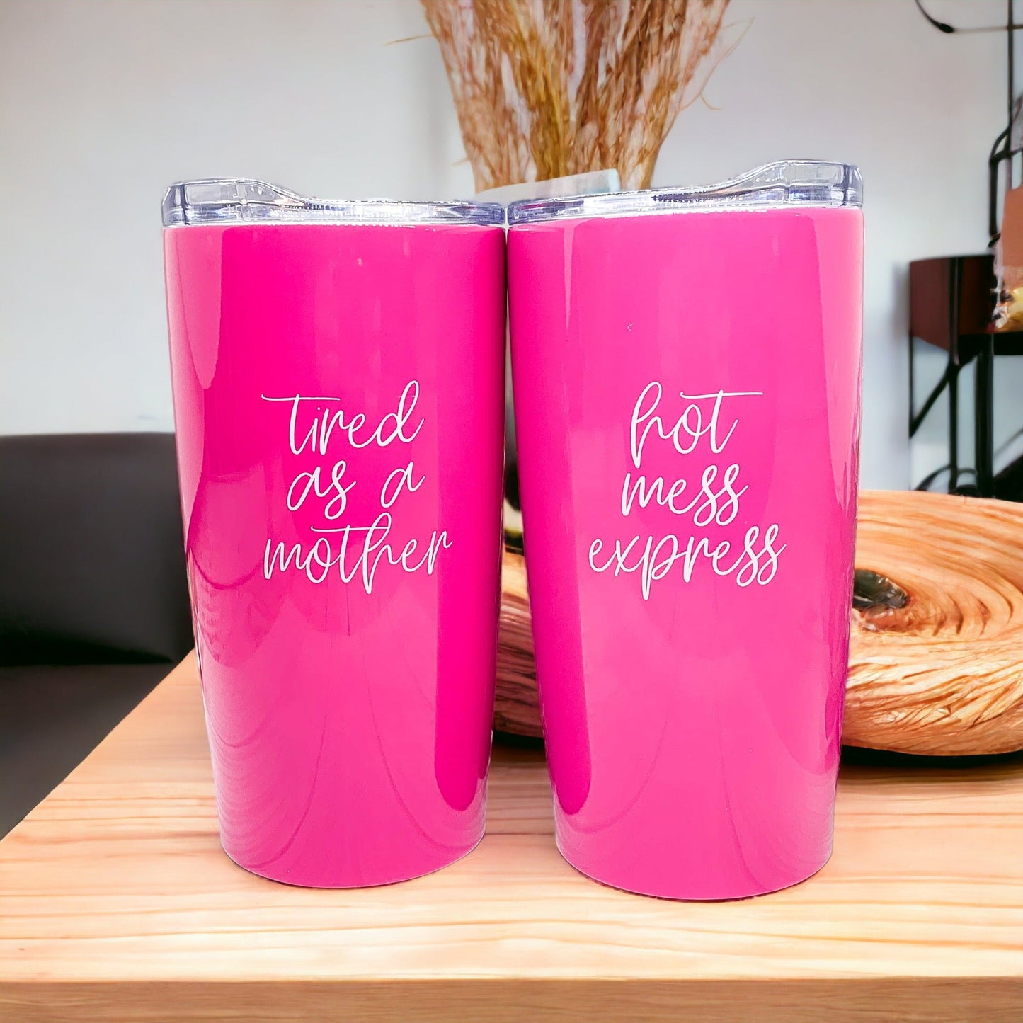 Pink Reisebecher 18oz Edelstahl Tired As A Mother Isolierter Kaffeebecher Geschenk für Mama