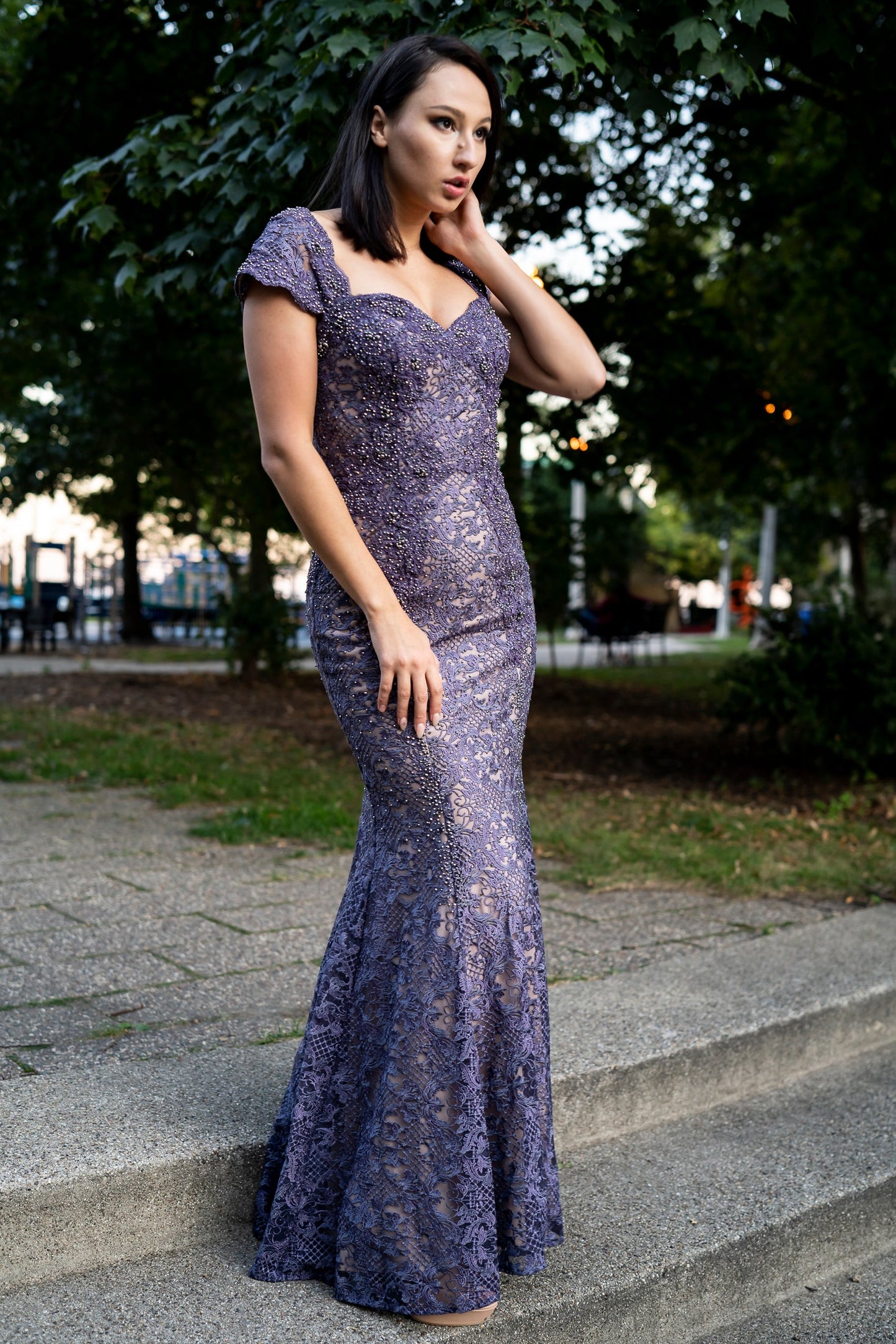 Lara 33491 - Robe sirène ajustée en dentelle OUTLET