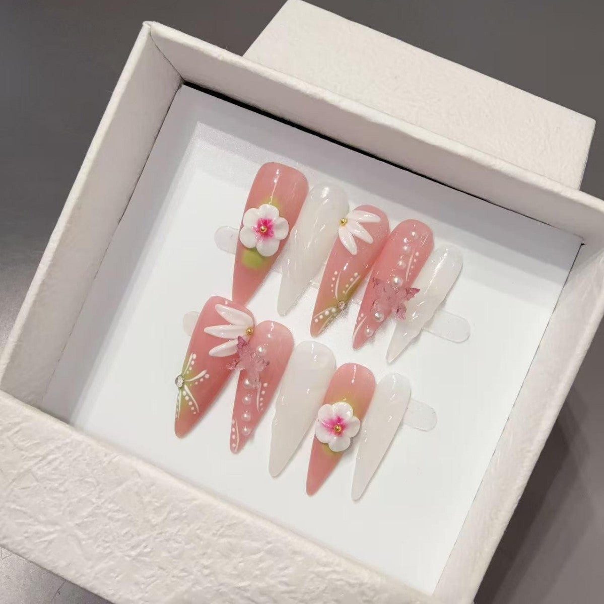 HandmadePress on Nails Sticker 3D Carving Pinch Spice Girl Explosion