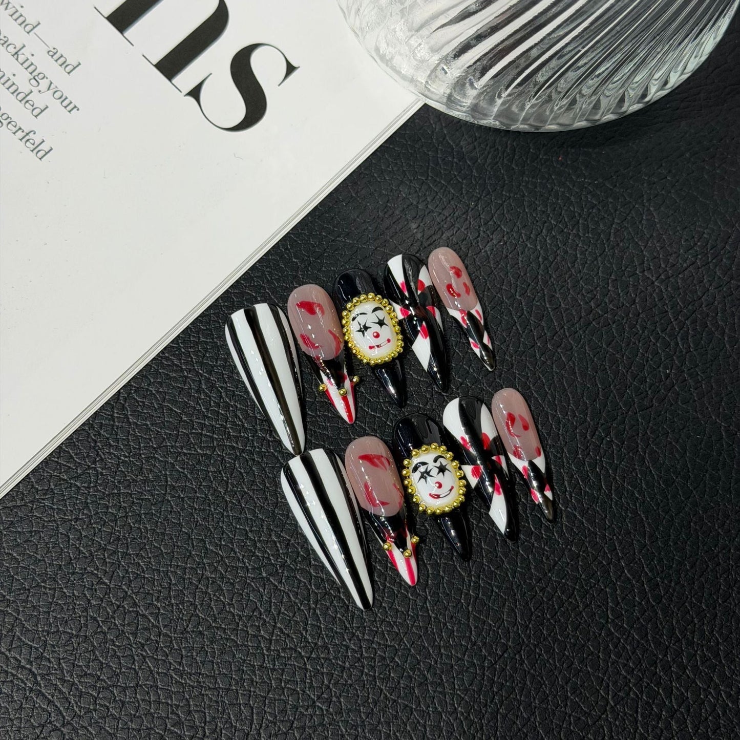 Fun clown long tip sweet cool hand-painted graffiti three-dimensional pinch niche