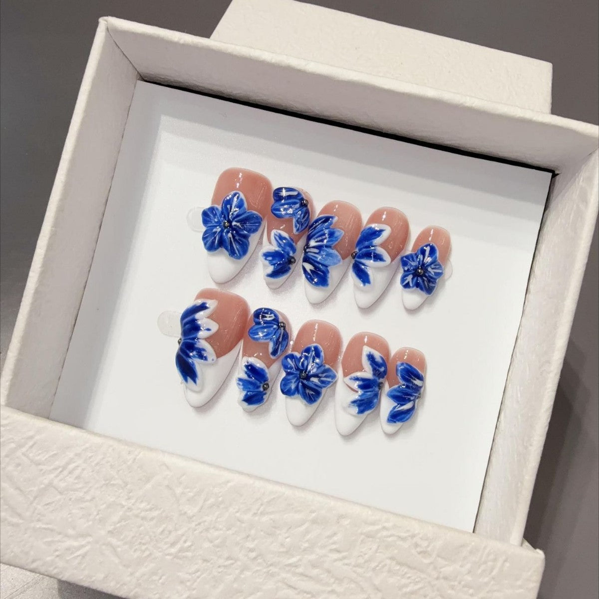 Blue Flower Sea French Engraved Handcrafted Wear Explosion