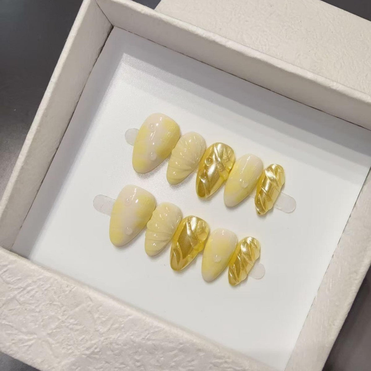 Press on Nails Golden Beach Waves Shells Starfish False Nails Short Almond Nail Babes