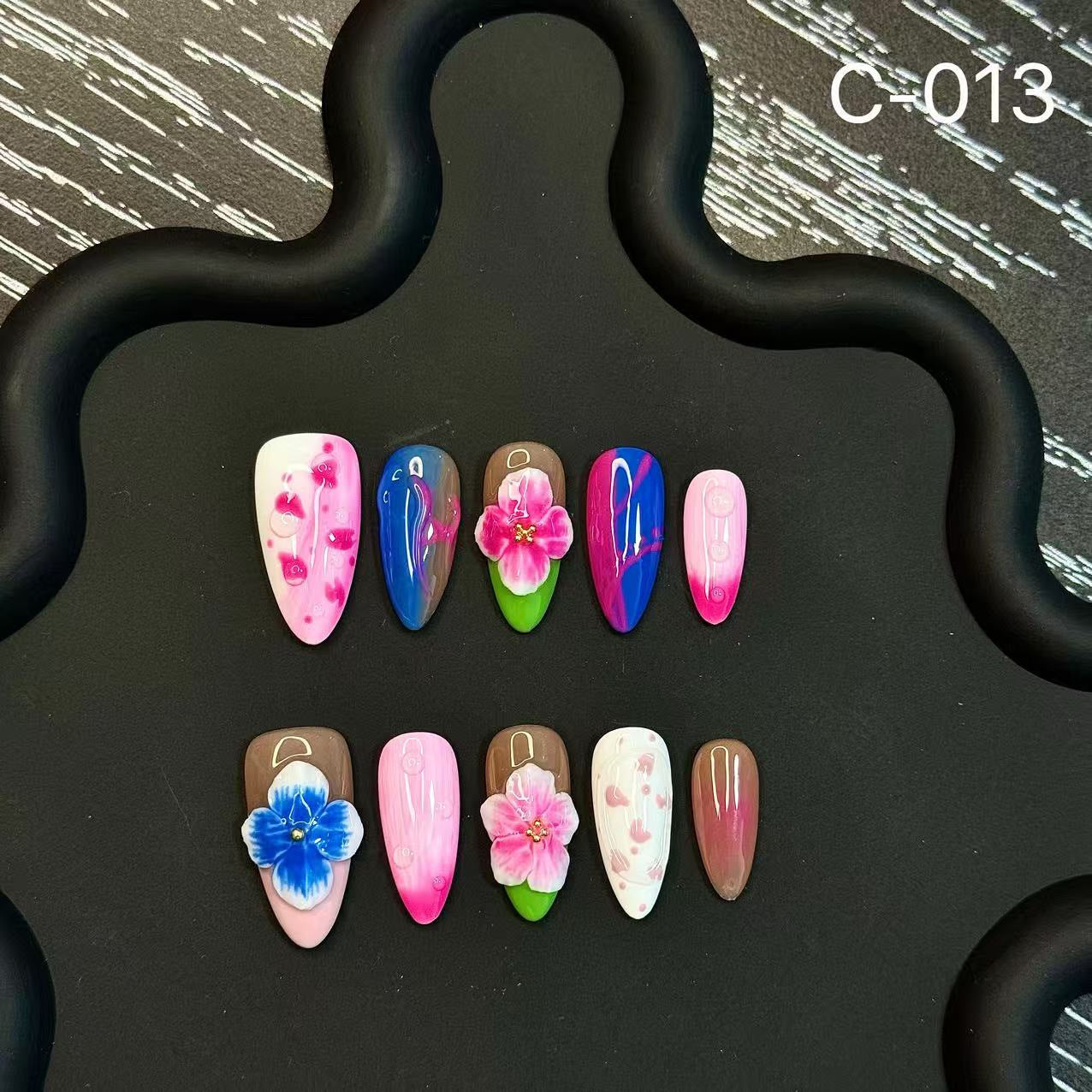 Handmade Press on Nails 3D Engraved Blush Nail Contrast Almond Nail Wearable Finger