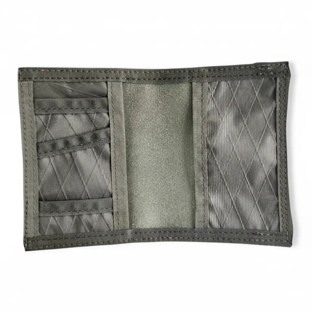 Pass-Notizbuch-Brieftasche – Combat Boot Leder Edition