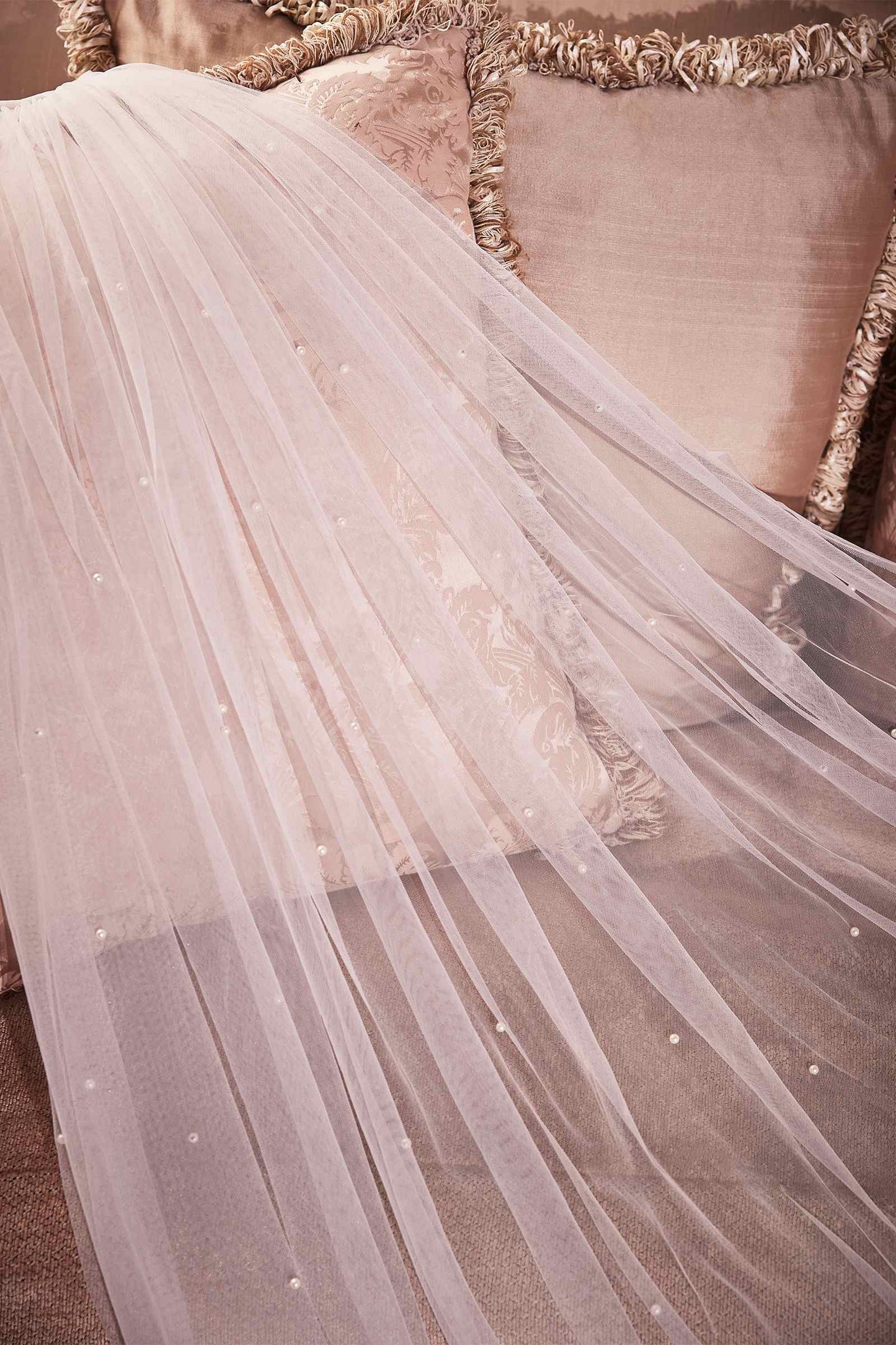 Pearl Drops Royal Veil
