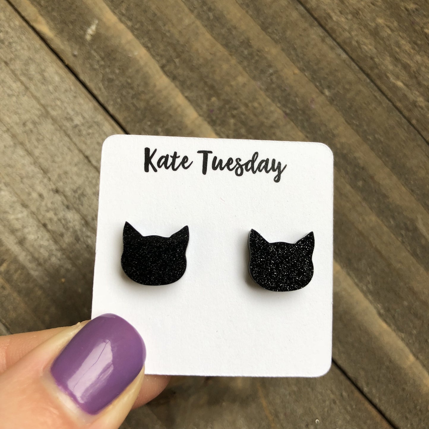 Ohrstecker Schwarze Katze, niedlicher minimalistischer Katzenschmuck