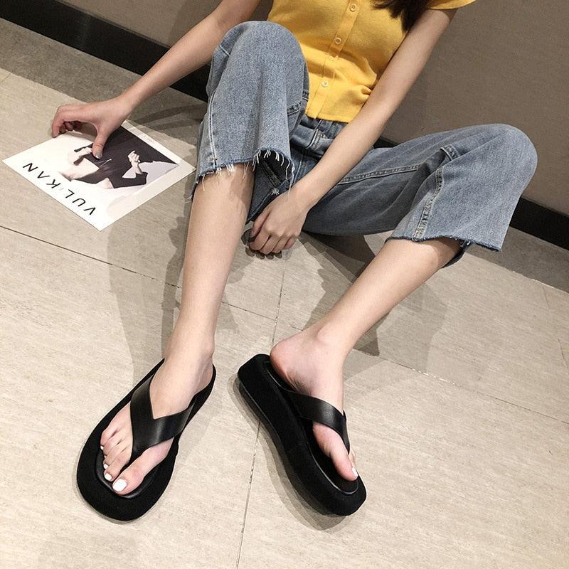 Black White Thick Bottom Flip Flops Women Famous Design Clip Toe Slippers Platform Slides Beach Comfort Thong Style Flip Flops Sandals For Women With Arch Support For Comfortable Walk