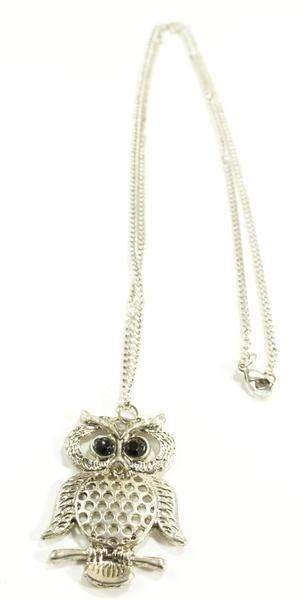Joli collier pendentif hibou ton argent longue chaîne vintage