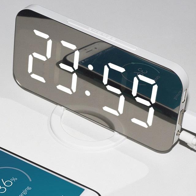 Digital Alarm Clock Desk Table Clock 3 Alarm Sounds Adjustable Volume Easy Digital Alarm Clock for Kids and Adults Compact Desk & Shelf Clocks for Bedroom Curved LED Screen Alarm Clocks For Kid Bedroom Temperature Snooze Function Home Decor Watch