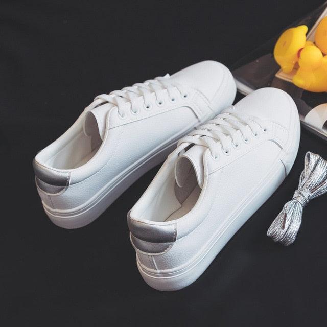 Fashion Women's Vulcanize White Shoes Spring New Casual Classic Leather Women Casual White Sneakers Casual Sports Flat Low Top Sneaker Lace-up Classic Shoes