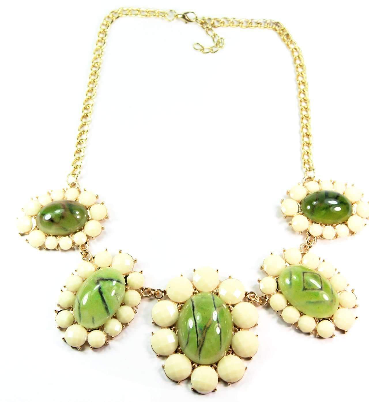 Collier plastron vert fleuri, chaîne dorée, ajustable
