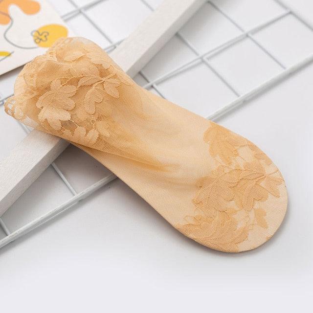 Leaves Patterned Lace Invisible Thin Short Lace Boat Socks Hollow Non-slip Shallow Socks For Women