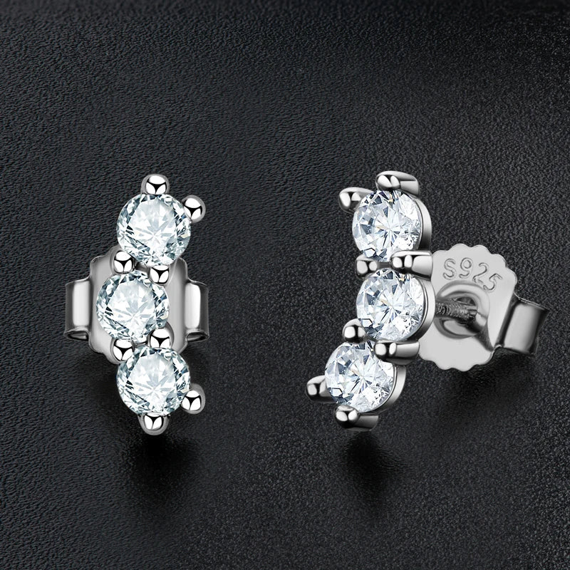 Boucles d'oreilles clous en moissanite, mini-clous d'oreilles montantes incurvées en argent sterling 925 pour femmes