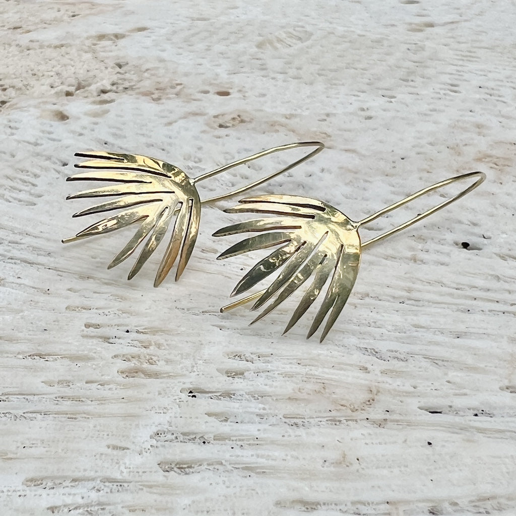 Boucles d'oreilles pendantes Palm Threader Laiton recyclé Motif palmier fait main Légères