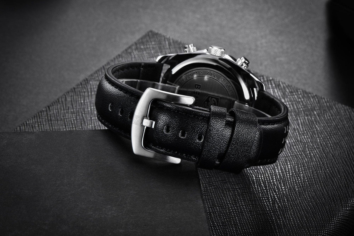 New Men Watch Top Sport Design Waterproof Men Quartz Military Wristwatch Leather Strap Analog Men Watch