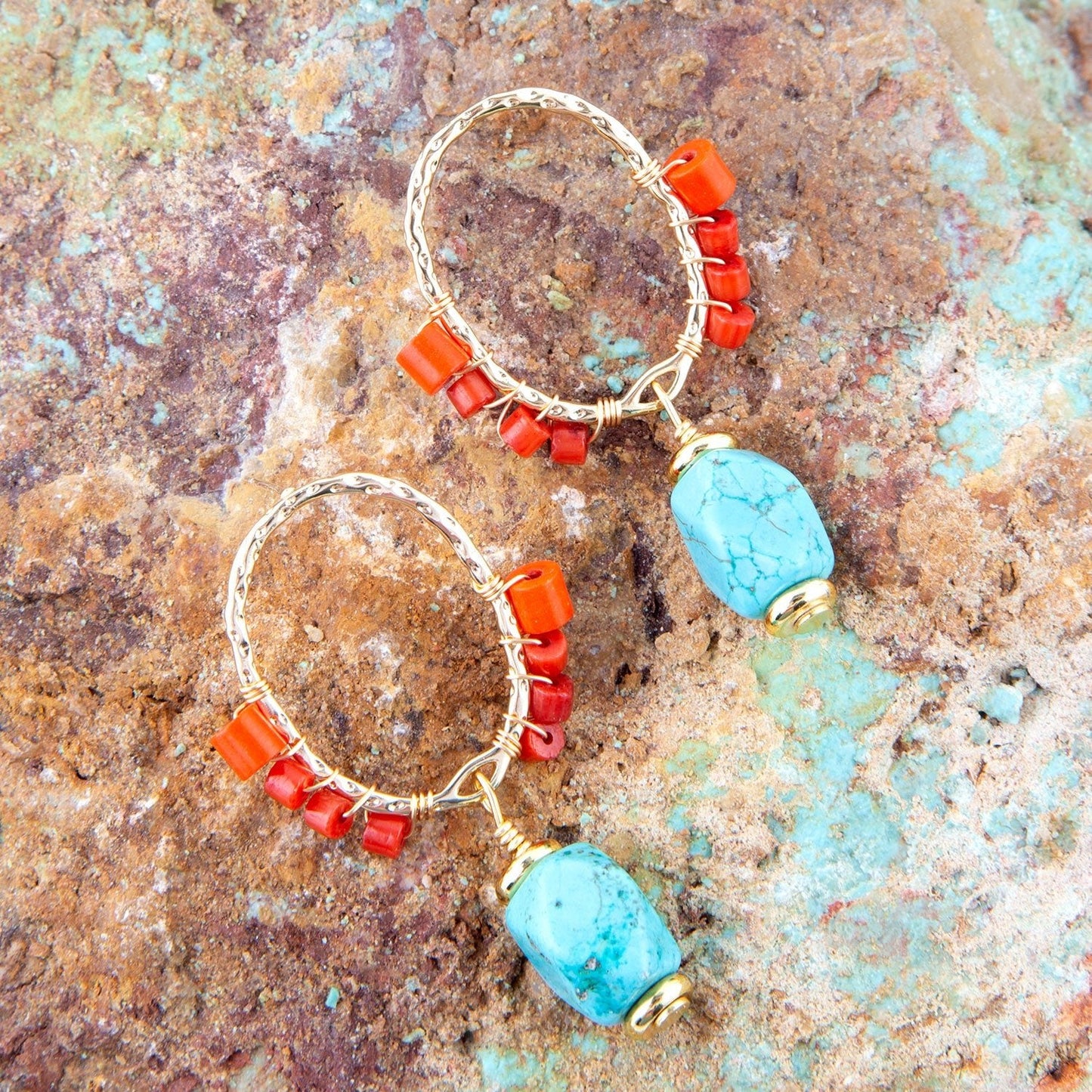 Boucles d'oreilles clous Red River en turquoise et corail