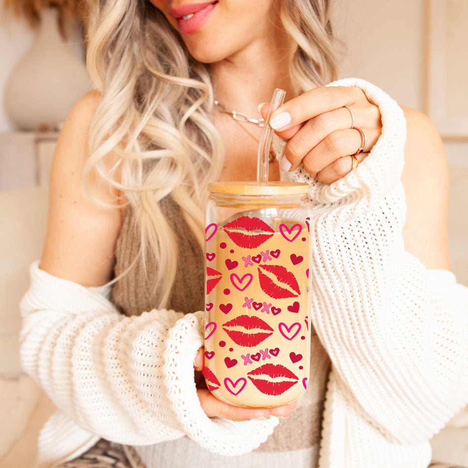 Self Love Club 20oz Glasbecher mit Bambusdeckel Rotes Herz Goldene Akzente