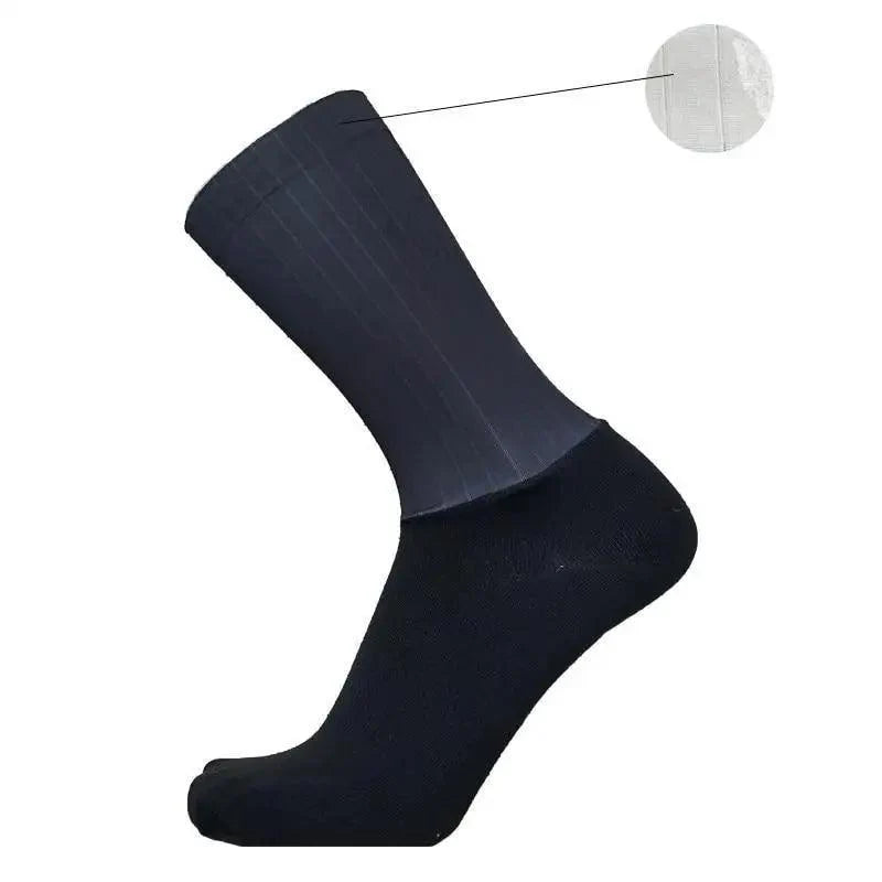 Stylish Summer Breathable Cycling Socks For Men Anti Slip Seamless Sports Cycling Socks For Men Modern Design Running Sports Socks