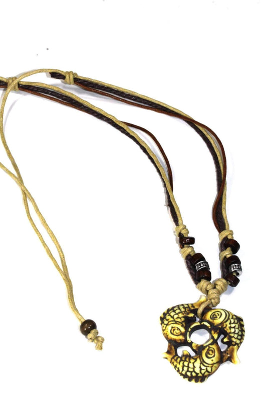 Trio de colliers bohèmes tribaux en perles de bois et pendentifs sculptés en forme de poisson