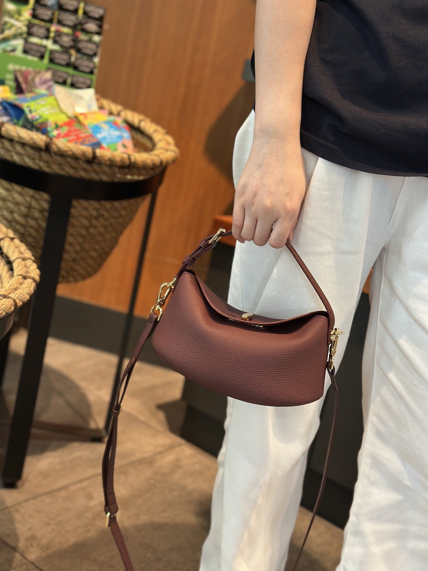 Litchi Grain Genuine Leather First Layer Cowhide Yuanbao Bag For Women, New Simple And Premium Crossbody Fashion Commuter Handheld Small Bag