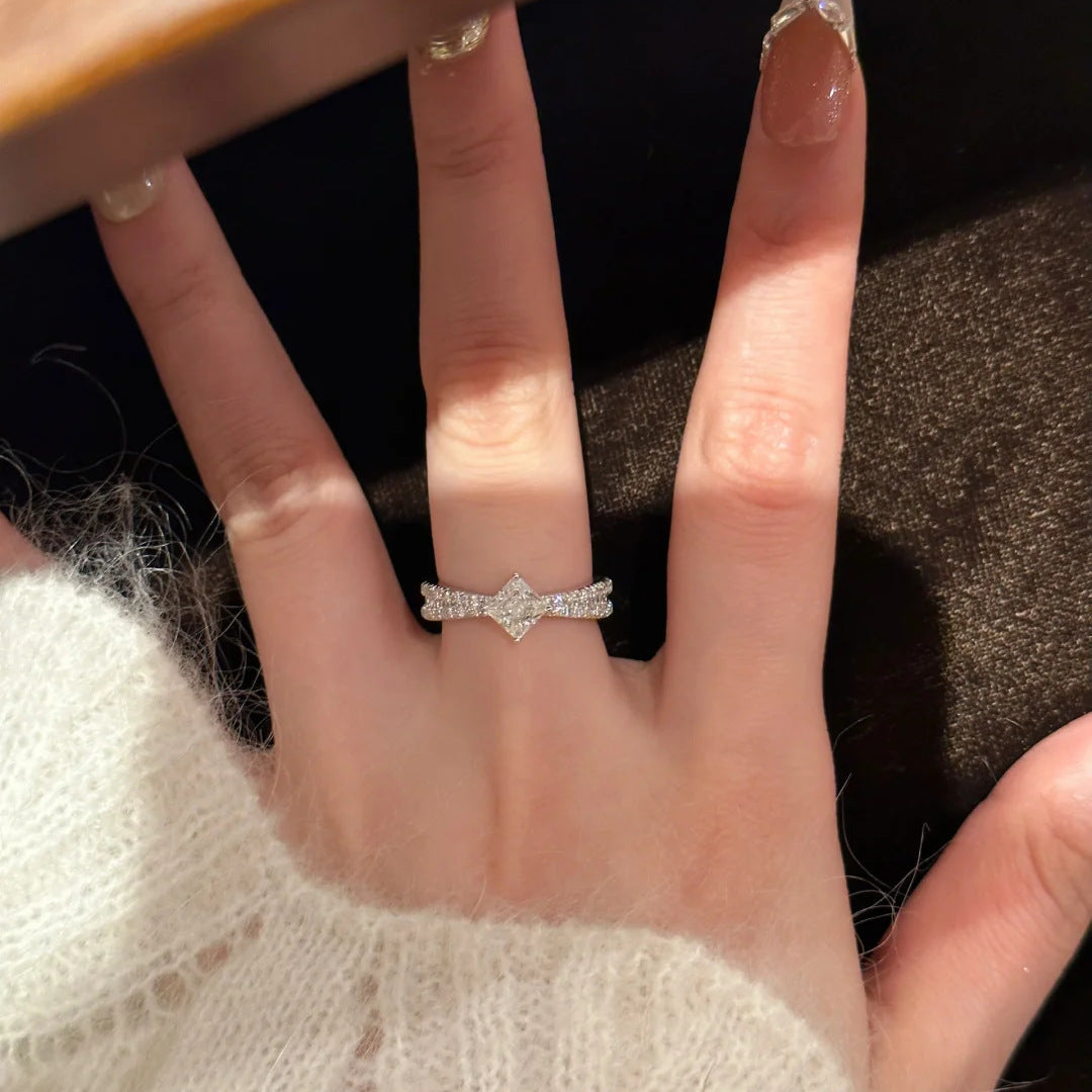Four Point Star Clear Simulated Zirconia Thin Ring Silver Tone Full Pave Stackable Women Daily Finger Ornaments
