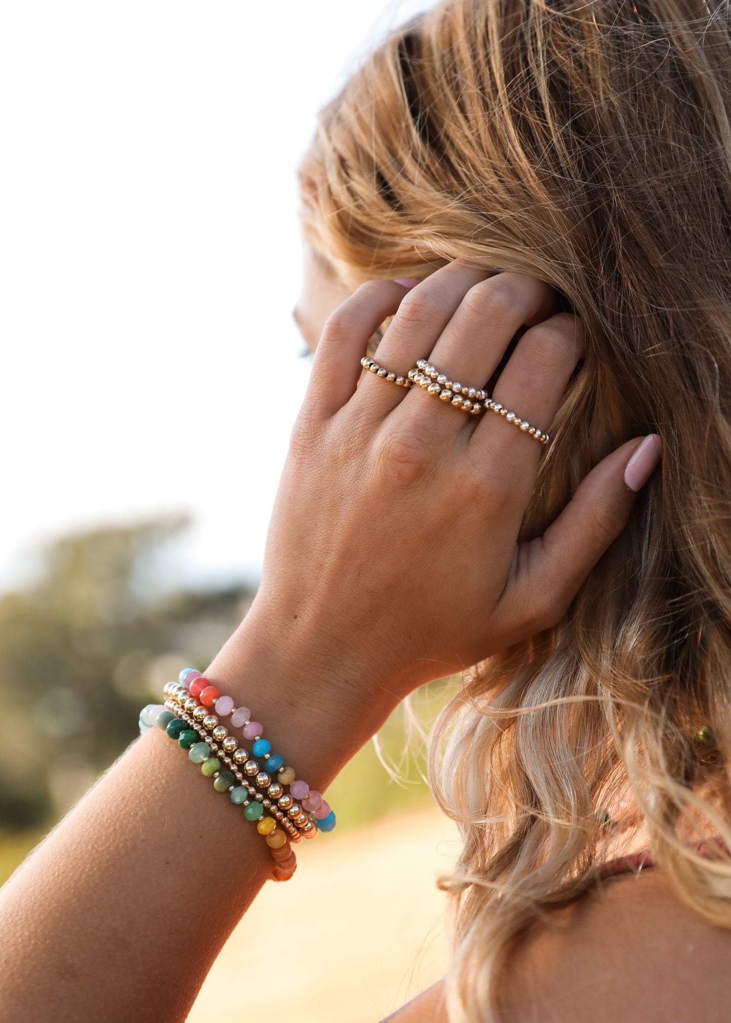 Armband aus natürlichen Edelsteinen + Knebelverschluss aus 14 Karat Gold: Sandbank