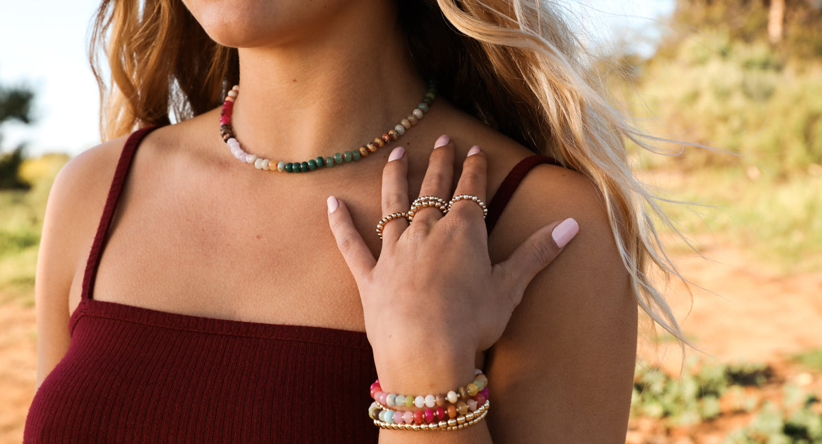Collier en pierre naturelle + fermoir à bascule en or 14 carats : Gold Rush