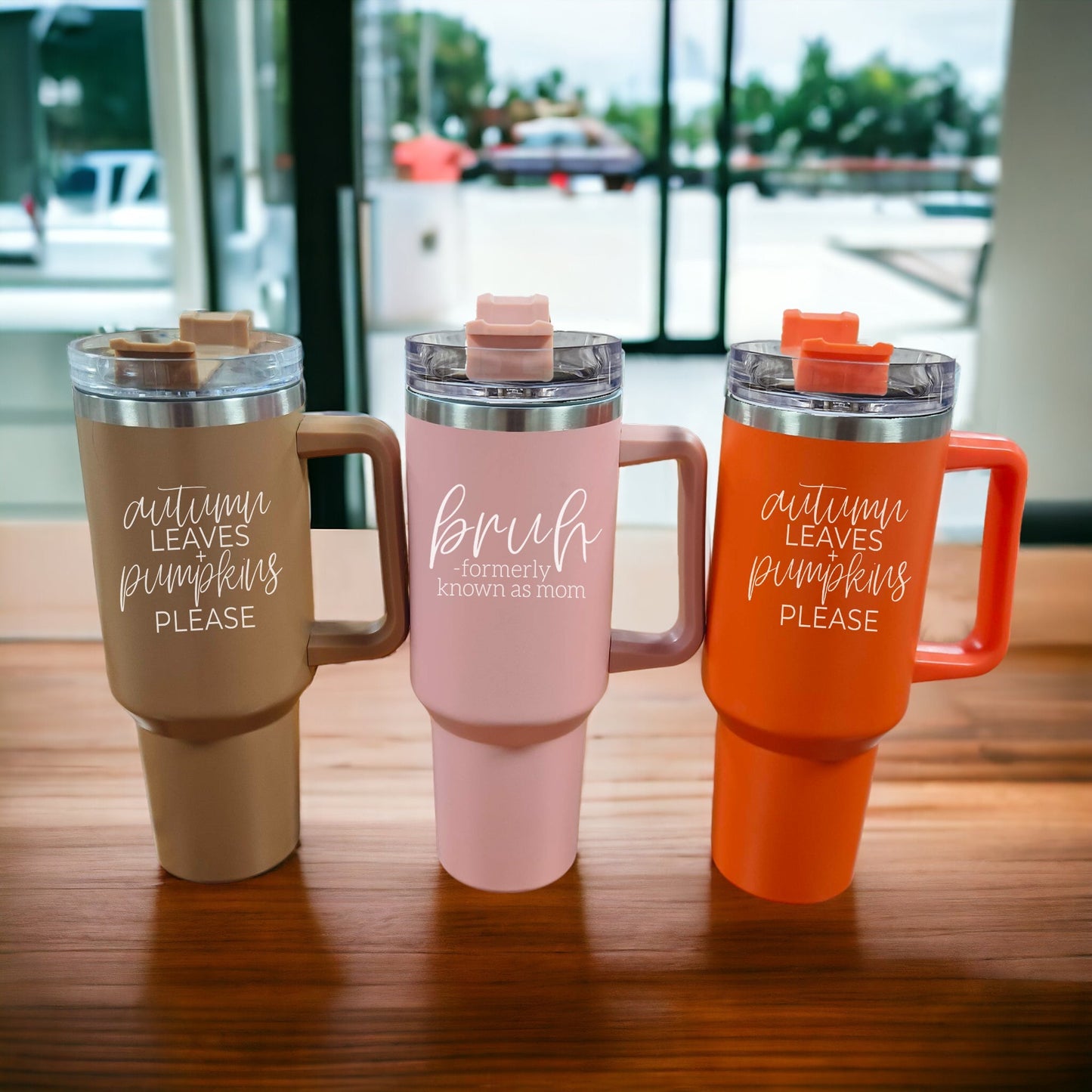 Gobelet isotherme rose de 1,2 L avec poignée, couvercle et paille, Tasse "Bruh Mom" humoristique