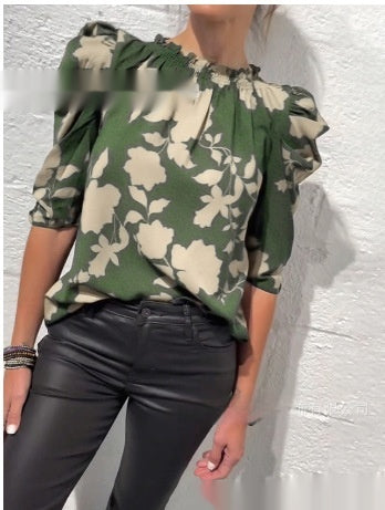 Womens Loose-fit Blouse With A Large Floral Print V-neck And Batwing Sleeves