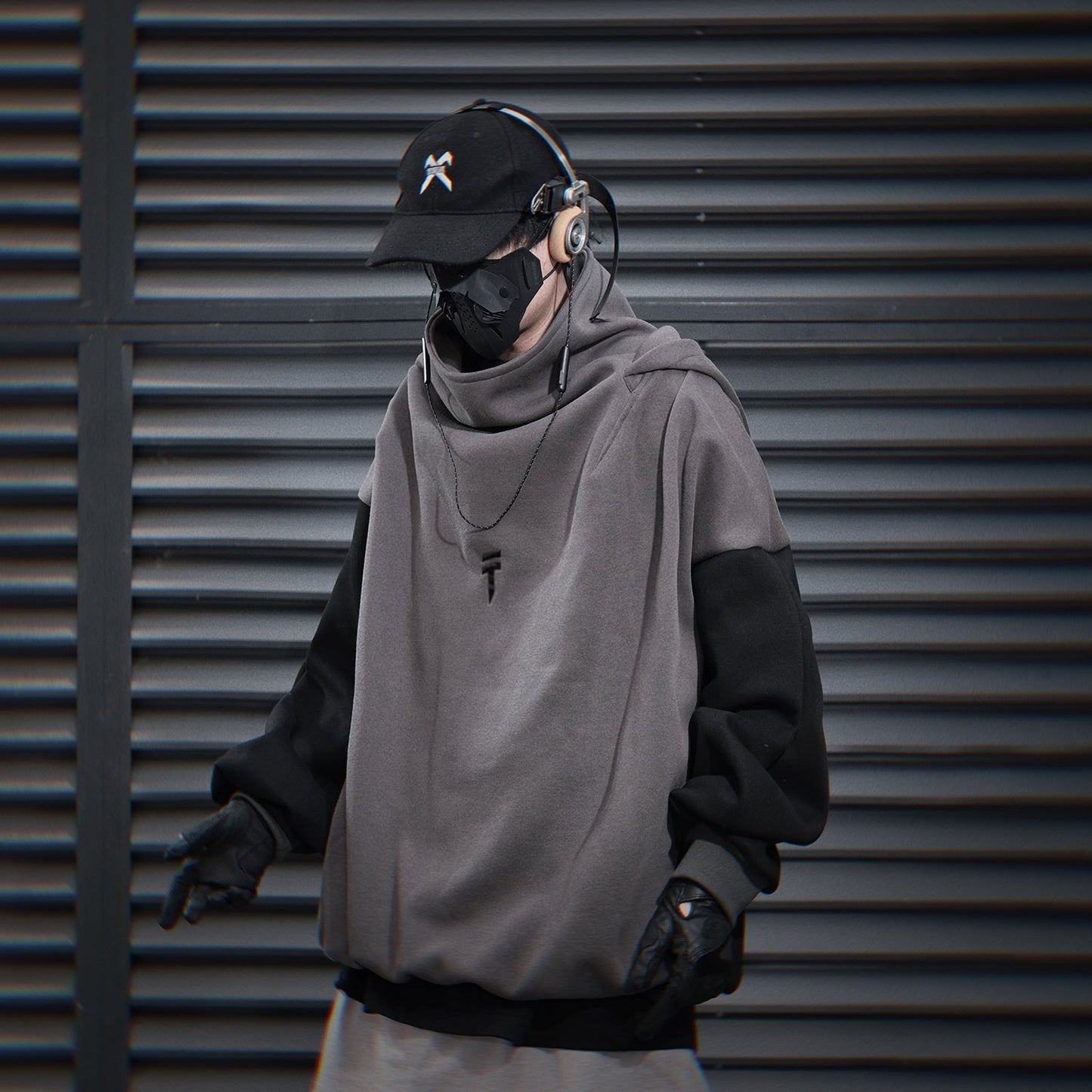 Sweat à capuche T-Tech gris HiH51