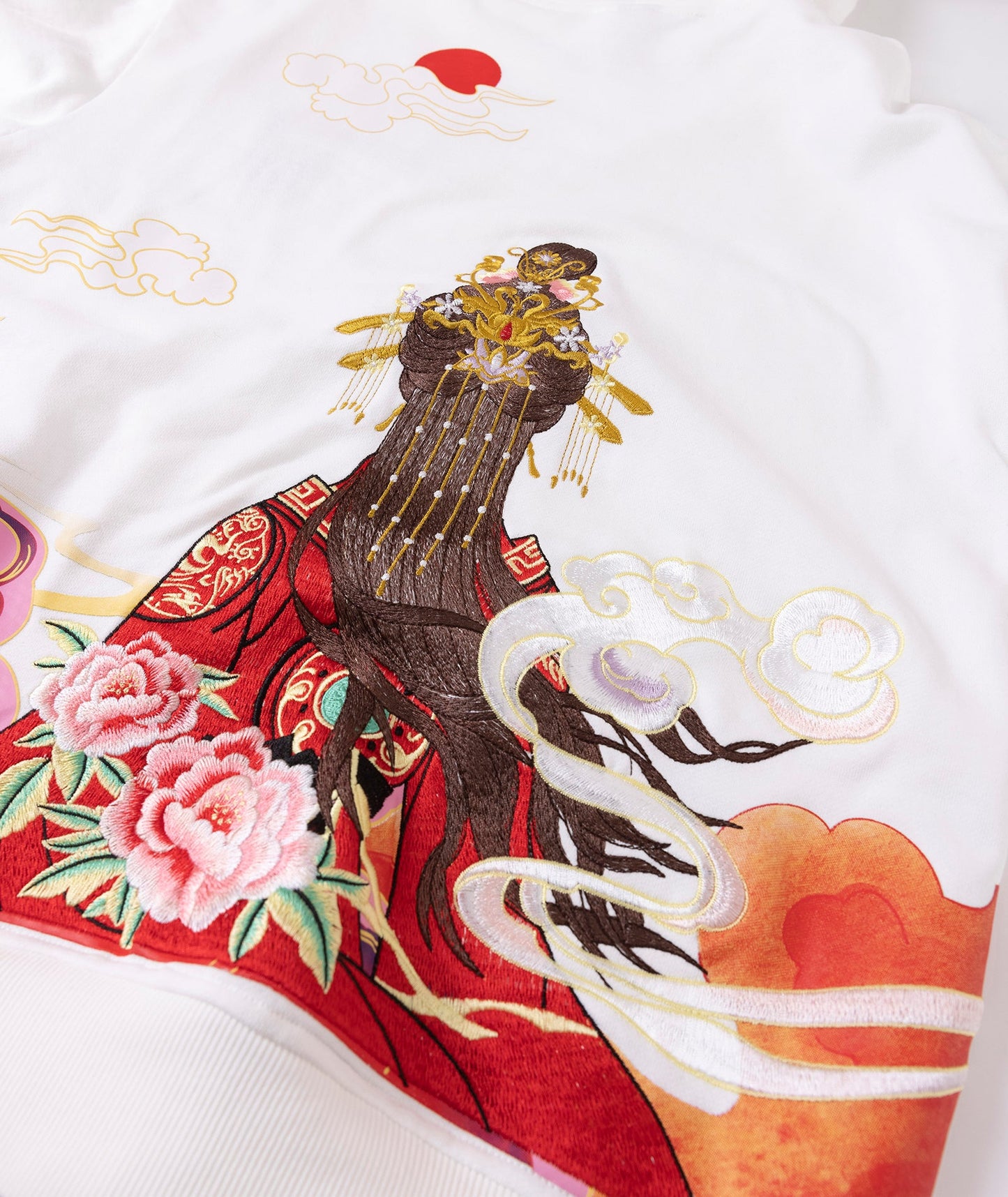 KH9241 Sweat à capuche brodé Reine Himiko