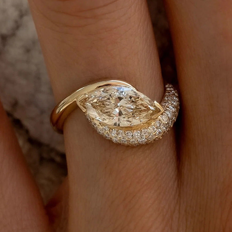 Horseshoe-cut Diamond Ring Instagram-style Wedding Band