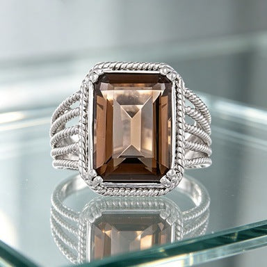 Womens Exquisitely Designed Diamond Ring