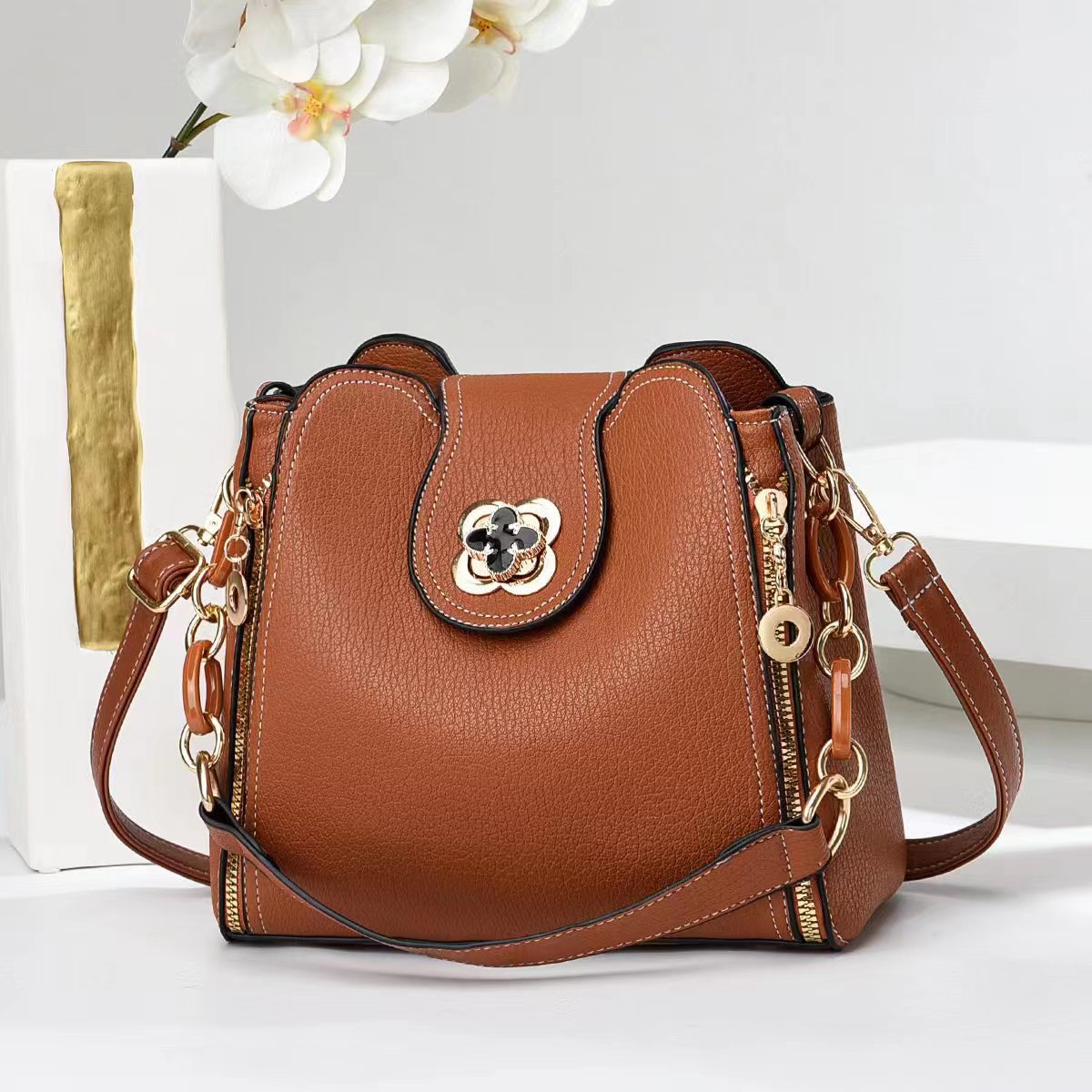 Fashionable Womens Shoulder And Crossbody Bag
