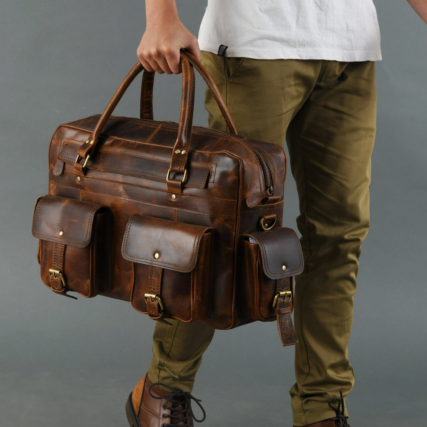 Porte-documents Finn en cuir de buffle fait main pour ordinateur portable