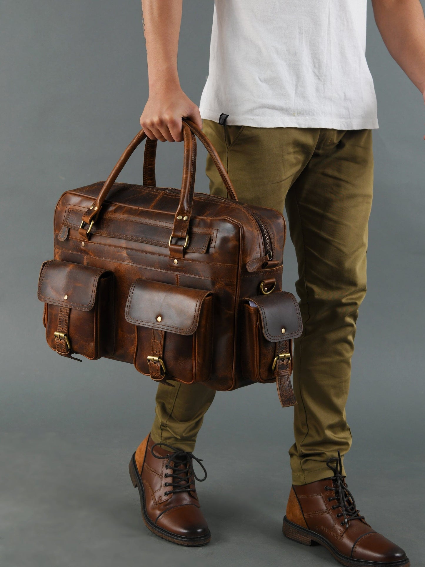 Porte-documents Finn en cuir de buffle fait main pour ordinateur portable