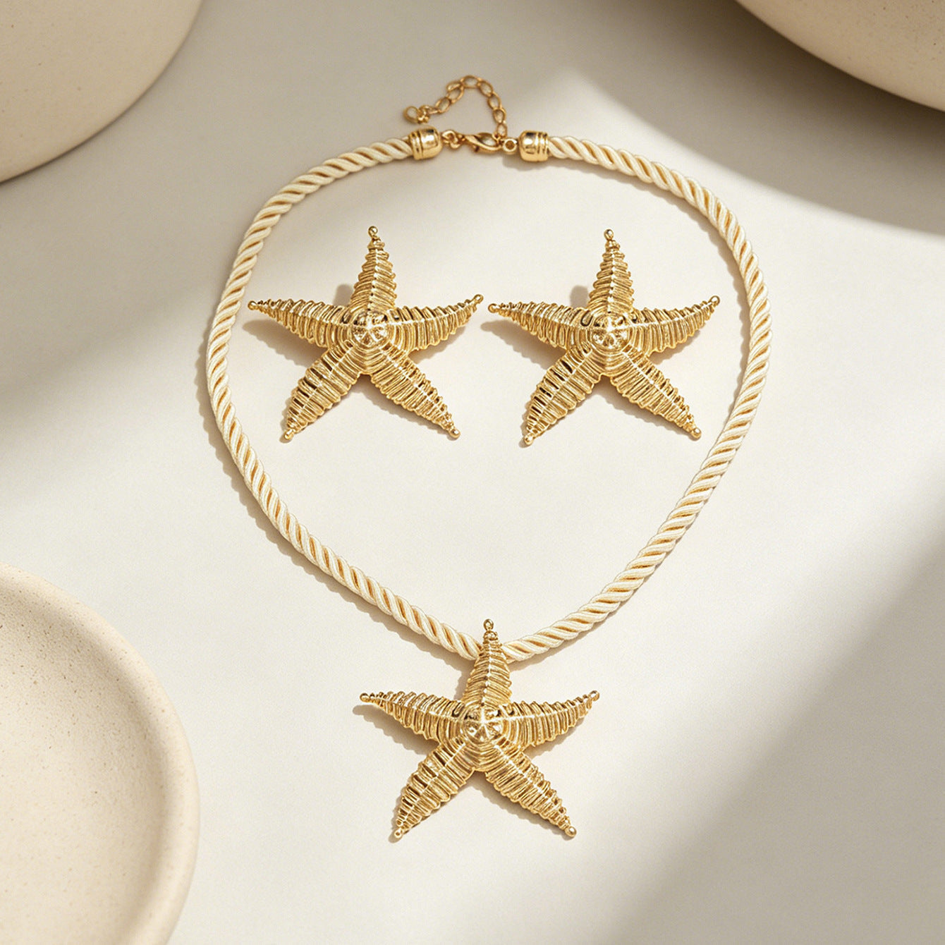 Cross-border European American Unique Starfish Jewelry Set For Women, Light Luxury Vacation Style Premium Texture Matching Clavicle Necklace & Earrings
