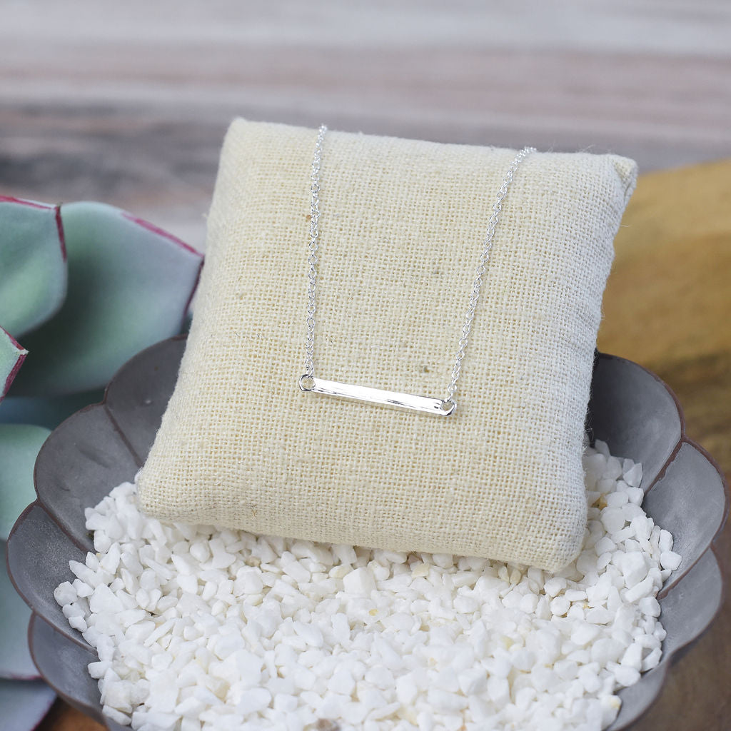 Collier pendentif barre Latitude